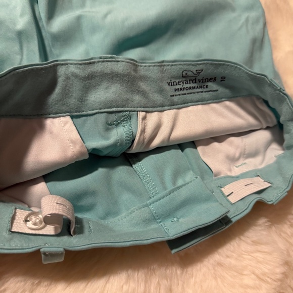 preowned, Vineyard Vines boys teal chino shorts with adjustable waist, size 10 - Picture 3 of 3